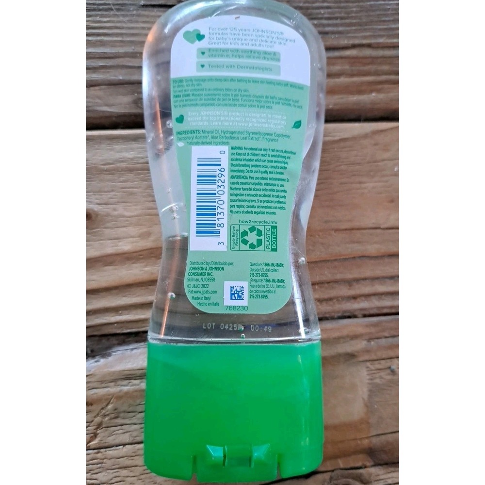 Johnson's Baby Oil Gel with Aloe Vera & Vitamin E, Baby Skin Care, 6.5 oz. - Picture 2 of 3